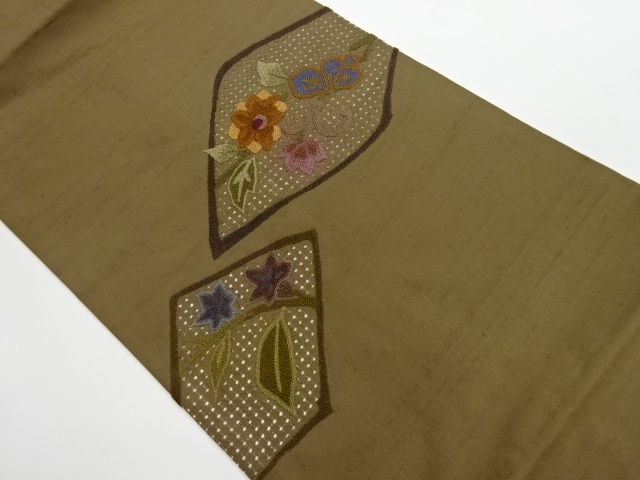 リサイクル　相良刺繍色紙に花模様名古屋帯